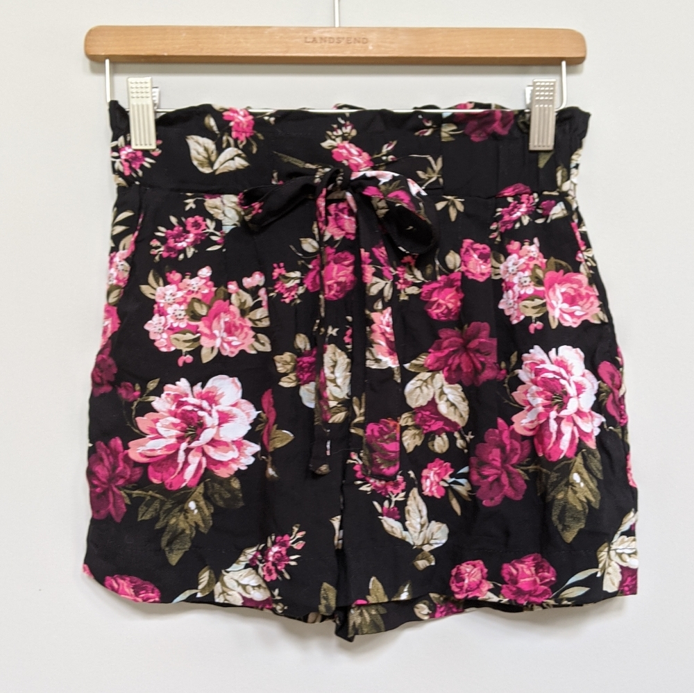 Floral High Waist Shorts (Small) (Never Worn)